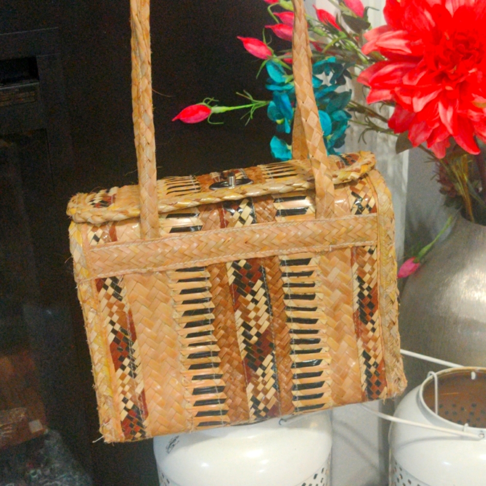 Bahamian handmade straw tote bag.
